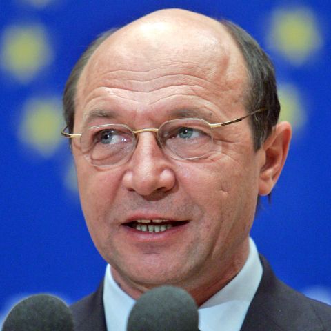 Băsescu a cerut noii conduceri a Consiliului Concurenţei să nu cedeze presiunilor externe