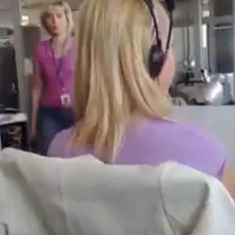 Un jurnalist a fost concediat după ce a făcut un filmuleţ controversat 