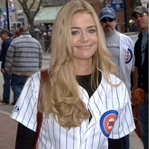 Actriţa Denise Richards s-a făcut de râs în faţa câtorva mii de persoane - VEZI VIDEO