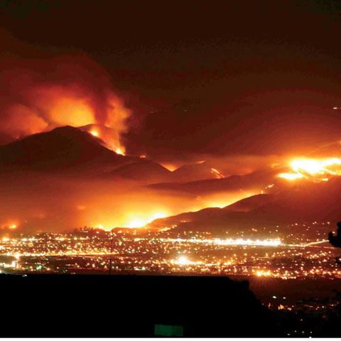 Incendiile fac ravagii în California