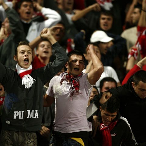 Steaua trebuie să decidă până astăzi la ora 10.00 dacă va da bilete fanilor lui Dinamo