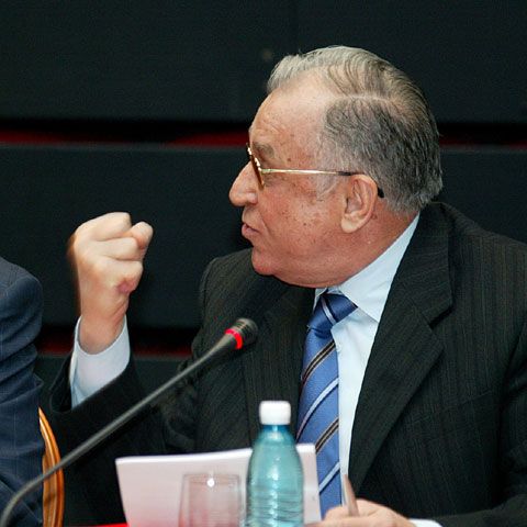 Iliescu despre excluderea lui Voicu: Nu-mi dau seama dacă este statutar sau nu