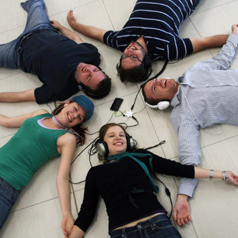 Muzica veselă schimbă percepţia asupra lumii