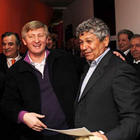 Cupa UEFA: Rinat Akhmetov îi mulţumeşte lui Mircea Lucescu pentru calificarea în finala competiţiei