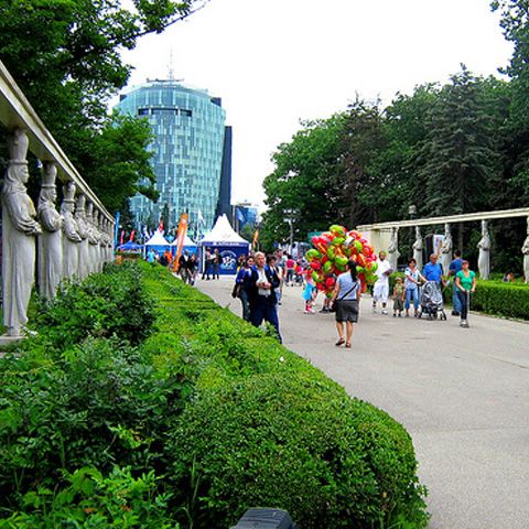 Muzică de promenadă în Herăstrău şi Cişmigiu, începând de sâmbătă