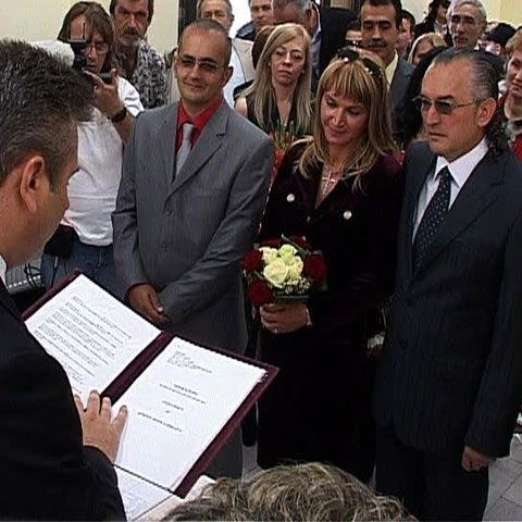 Miron Cozma s-a căsătorit sâmbătă la Primăria comunei Voluntari. VEZI IMAGINI DE LA CUNUNIA CIVILĂ