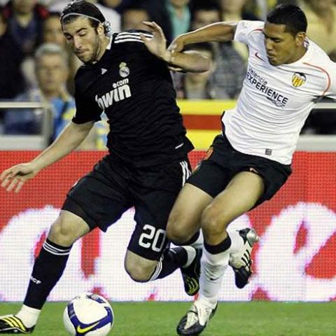VIDEO - Real a pierdut cu Valencia, Barcelona doar egal cu Villarreal, scor 3-3
