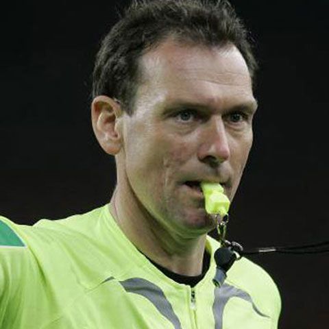 Germanul Florian Meyer va conduce la centru derby-ul Steaua - Rapid