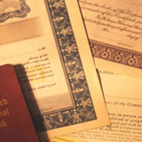 MFP va continua să emită titluri de stat, pe scadenţe mai mari, chiar dacă are finanţare externă