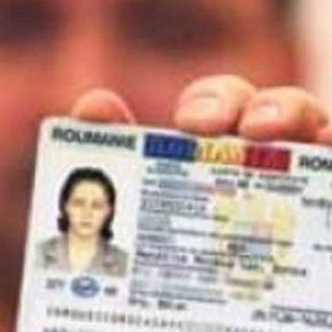 Cărţile de identitate vor conţine informaţii privind cetăţenia persoanei. În schimb, prenumele părinţilor nu vor mai apărea în document