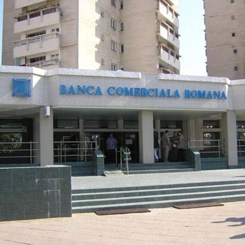 BCR negociază cu 20.000 de clienţi care nu mai pot achita creditele