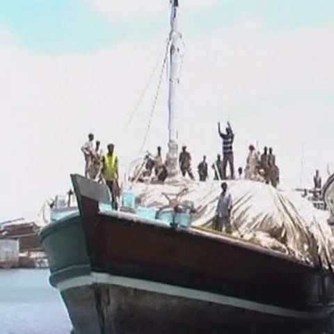 Piraţii somalezi ar avea informatori la Londra, potrivit unui raport militar 