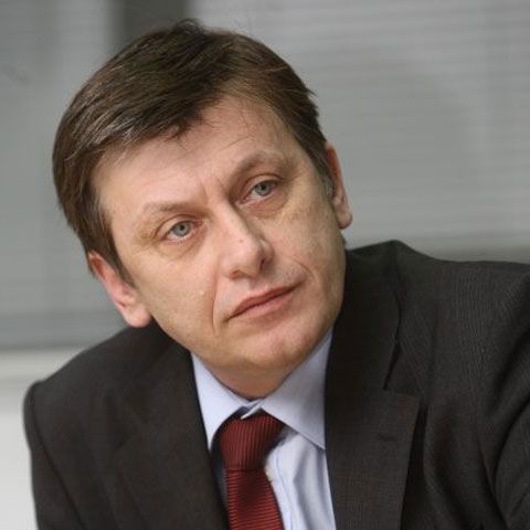 Crin Antonescu: Alianţa dintre PD-L şi PSD s-a făcut la cererea lui Traian Băsescu şi a  grupurilor clientelare