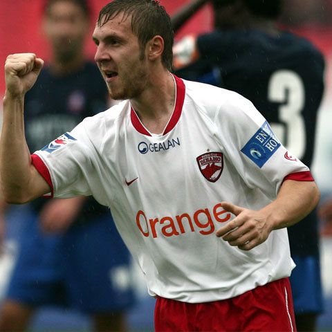 Fotbalistul Cosmin Moţi se află pe lista celor cu permisele suspendate în Argeş