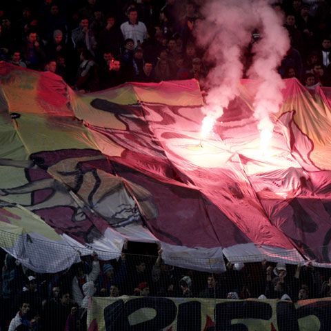  Steaua a scăpat doar cu avertisment! Derby-ul cu Rapid se va disputa cu suporteri în tribune! 