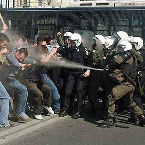 Circa 25.000 de salariaţi au protestat la Viena faţă de îngheţarea salariilor