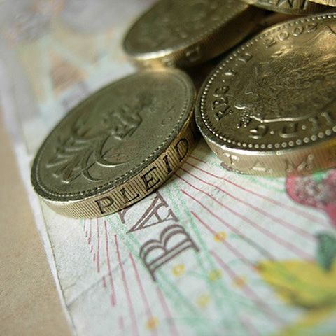 Banca Angliei estimează că redresarea economiei britanice va fi mai lentă decât anticipa anterior