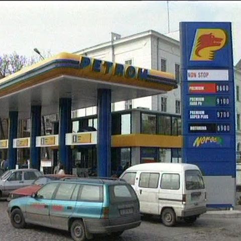 Benzina şi motorina de la Petrom s-au scumpit cu 3 bani pe litru