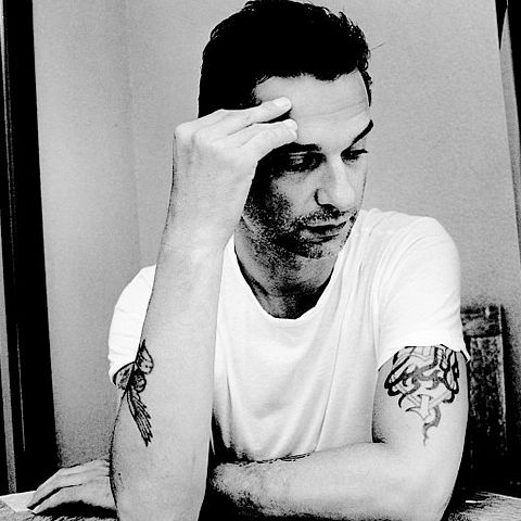 Solistul trupei Depeche Mode, sfătuit de medici să plece în SUA, pentru tratament