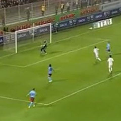 Autogolul anului, reuşit de portarul lui Kayserispor!