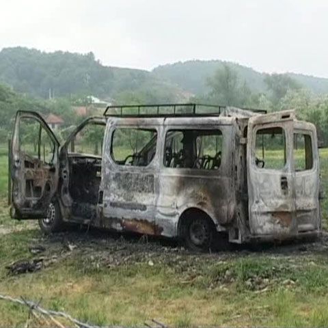 Viceprimarul unui comune gorjene şi-a incendiat maşina pentru prima de asigurare 
