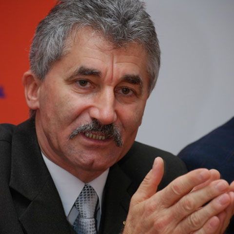 Ioan Oltean: Guvernul îşi va asuma răspunderea pentru adoptarea Codurilor Civil şi Penal