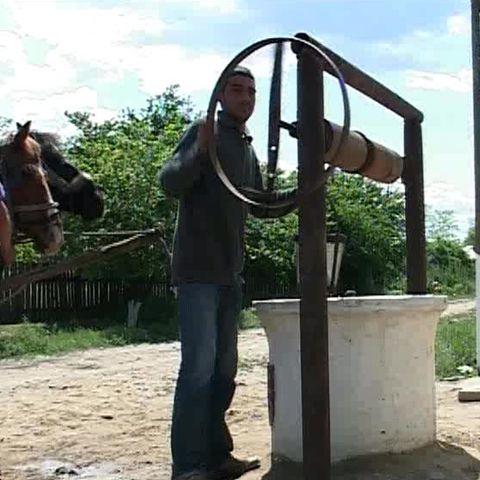 În satul Batogu din jud. Brăila din cei 500 de locuitori numai 50 muncesc 