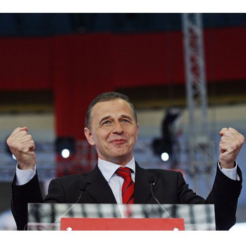 Geoană le răspunde democrat-liberalilor: Atacurile mă înviorează!