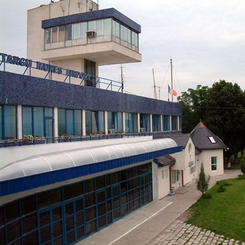 Aeroportul din Târgu Mureş a fost redeschis, lucrările de reparaţii la pistă fiind finalizate