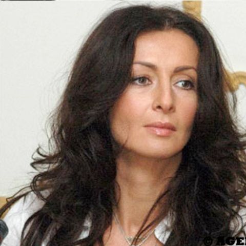 Mihaela Rădulescu renunţă la viaţa din România şi la cariera în televiziune