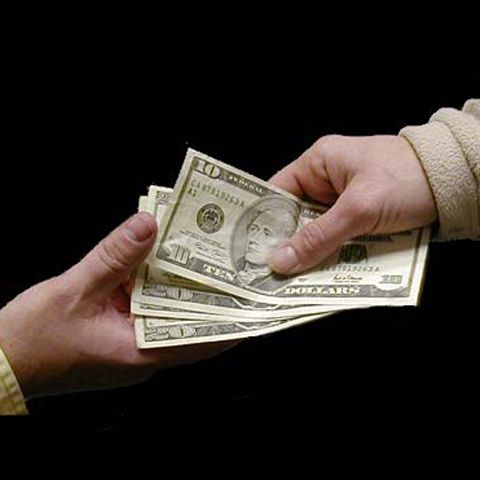 Patronii: Grila unică duce la creşterea nerealistă a salariilor 