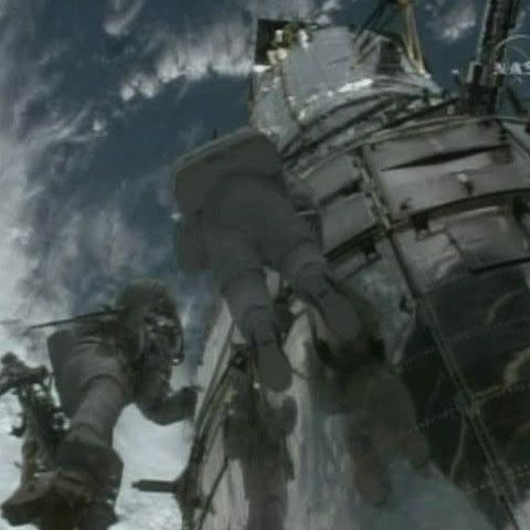 Astronauţii de pe Atlantis au efectuat a 5-a şi ultima ieşire în spaţiu 