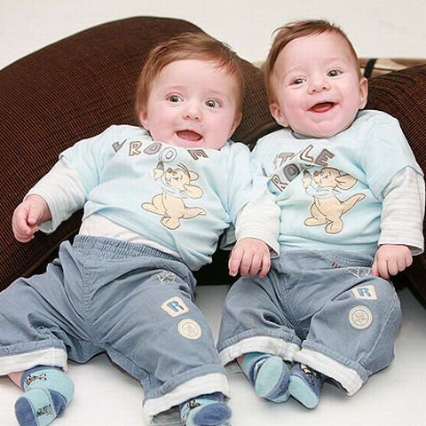 Mamele care nasc gemeni primesc bani în plus