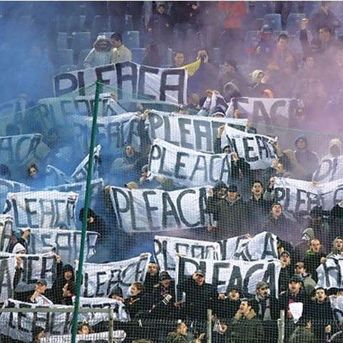 Asociaţia Independentă a Suporterilor Stelişti îi cere lui Becali să plece de la echipă