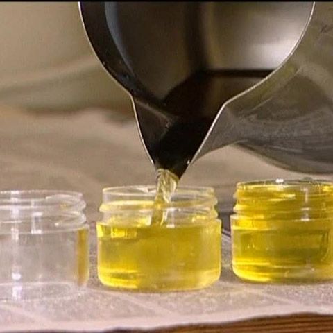 Călugării britanici s-au apucat de afaceri: fac produse cosmetice