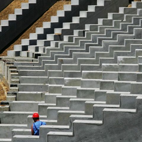 România ar putea pierde organizarea "Ligii Europa" 2012! 