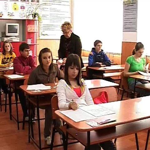 Părinţii au cerut ca angajaţii Centrului pentru Curriculum şi Evaluare în Învăţământul Preuniversitar să fie reevaluaţi