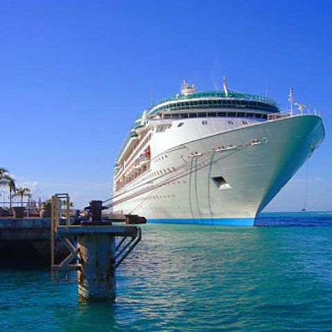 Un grup de pensionari britanici a dejucat un atac al piraţilor, bătându-i cu şezlonguri