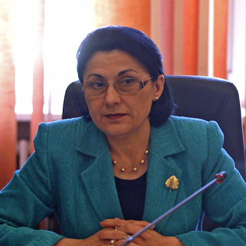 Ecaterina Andronescu: Materia studiată de elevi trebuie redusă, "esenţializată"