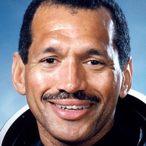 Obama numeşte la conducerea NASA un astronaut de culoare