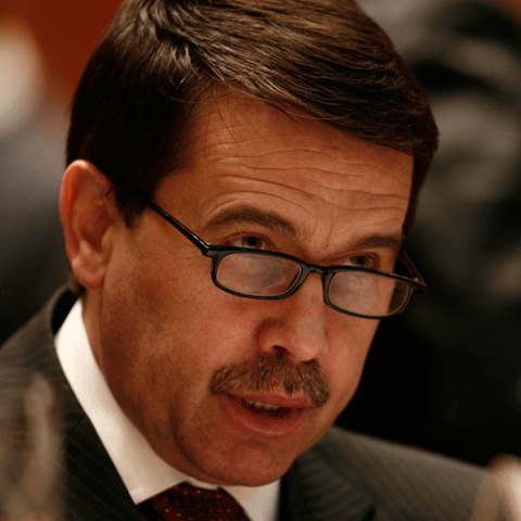 Pogea: Băncile pot să dea credite prin programul Prima Casă din august-septembrie