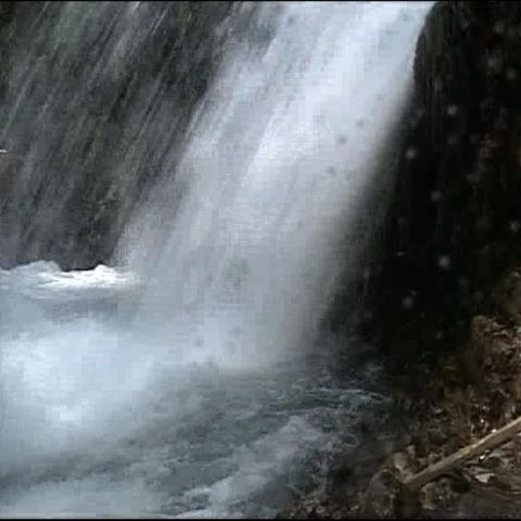 Cascada Urlătoarea, una dintre cele mai spectaculoase din România