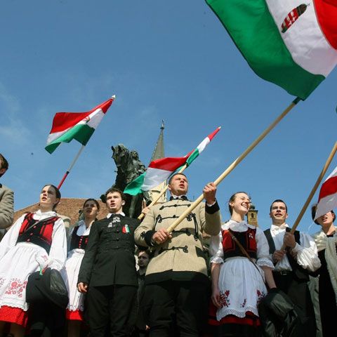 Dezbatere REALITATEA.NET: Sunteţi de acord cu scoaterea liderilor maghiari de la conducerea serviciilor deconcentrate?