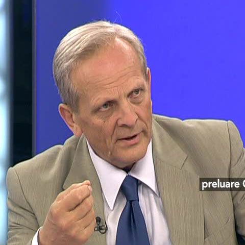 Stolojan a renunţat la funcţia de premier din cauza PSD şi a PD-L 