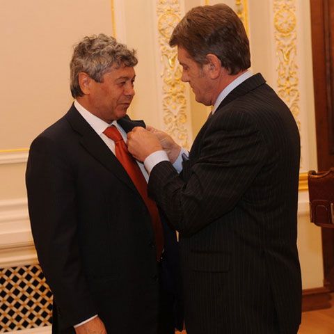 Stranieri / Românii de la Şahtior, decoraţi de preşedintele Ucrainei. Vezi GALERIE FOTO!