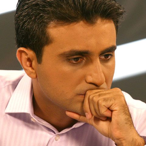 Robert Turcescu: Ţara-ntreagă freacă menta