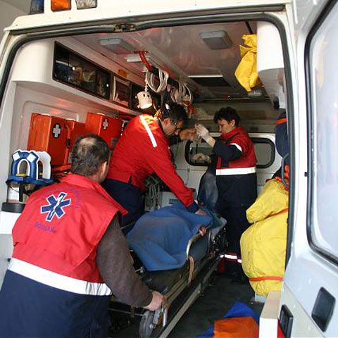 Un român a fost înjunghiat mortal şi un copil a fost împuşcat la 20 de metri distanţă, la Napoli