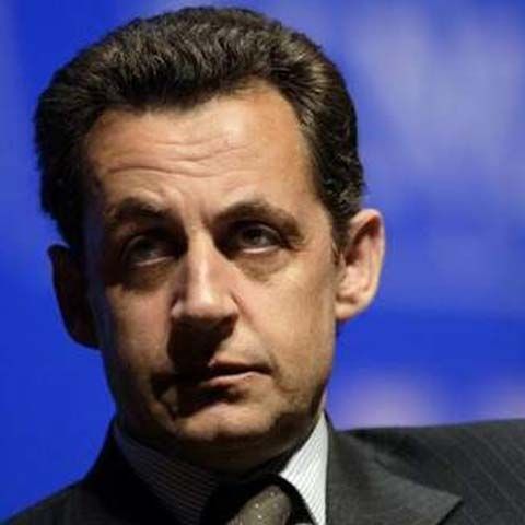 Regina Marii Britanii s-a supărat pe Sarkozy