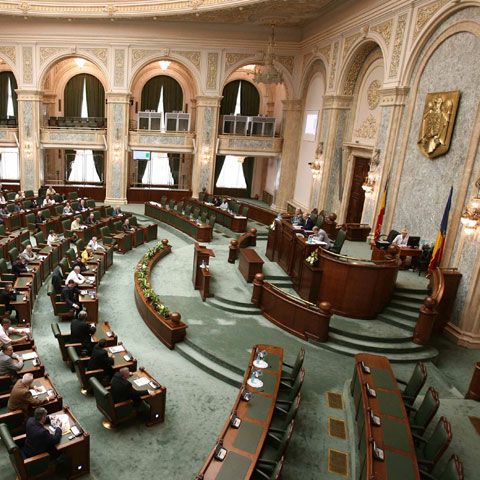 Legea unică de salarizare va mări lefurile parlamentarilor cu aproape 800 lei