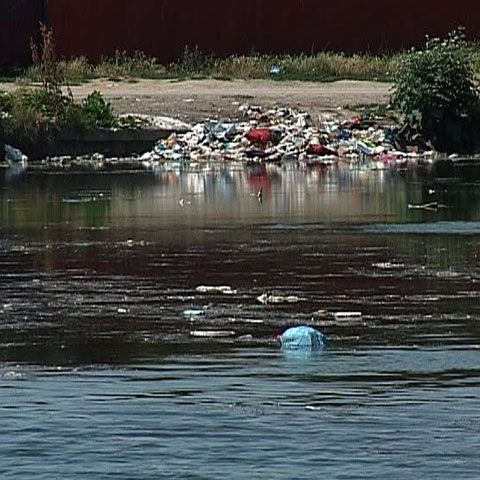 Lacul Plumbuita este un adevărat focar de infecţie 